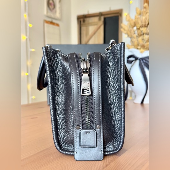 NWT Coach Rogue 20 In Colorblock Regenerative Leather (Pewter/Black) - Picture 4 of 16